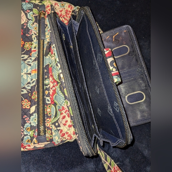 Vera Bradley Crossbody & Wallet - Picture 4 of 6